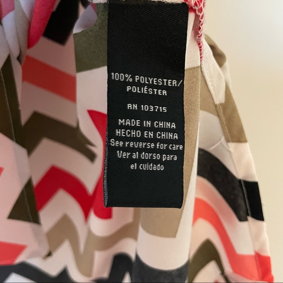 7 Tops $25/ Zac& Rachel Chevron Sleeveless Blouse. Size Small - Picture 8 of 8